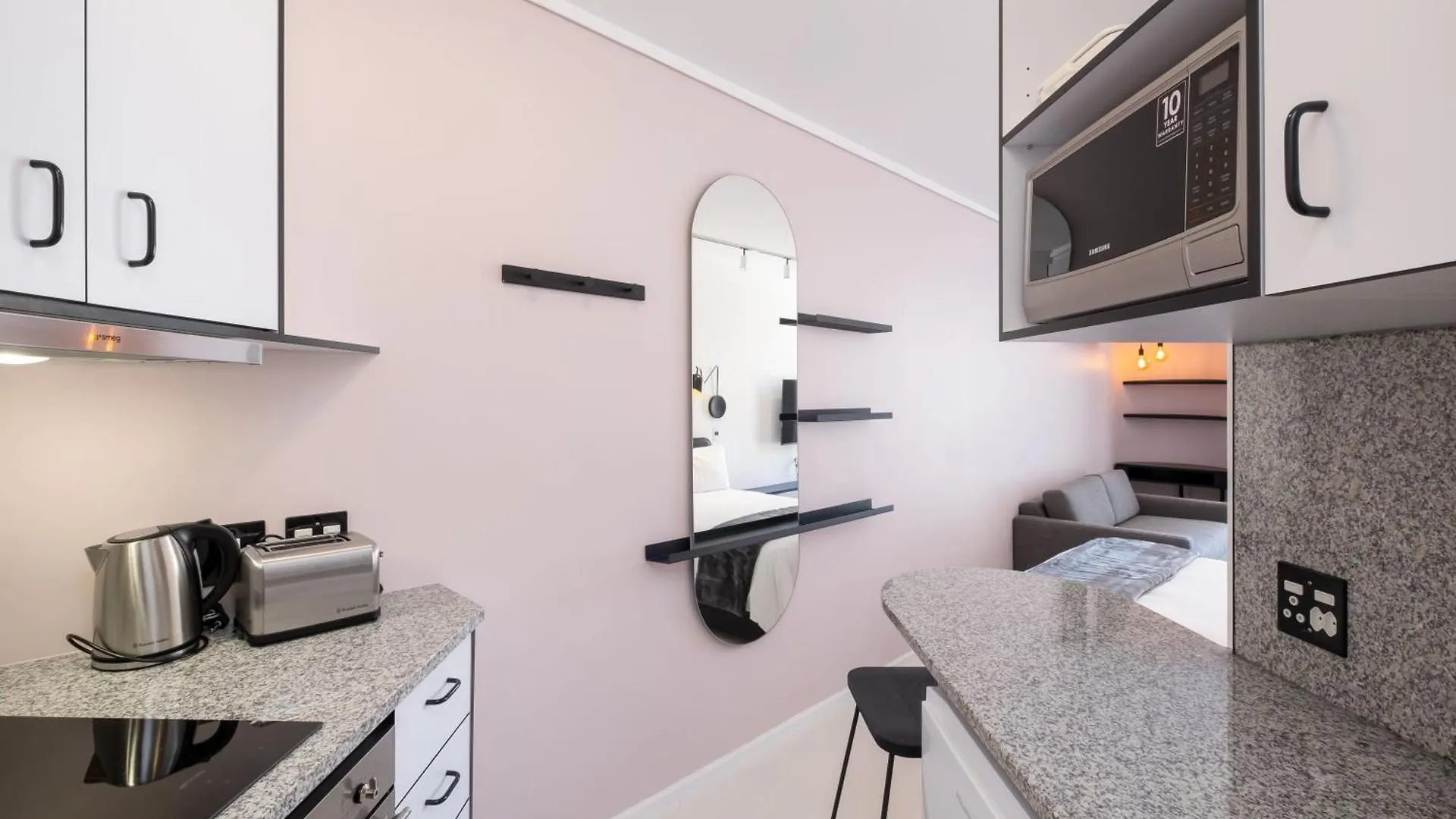 Flamingo 404 - Sea Point Studio Apartment Cape Town