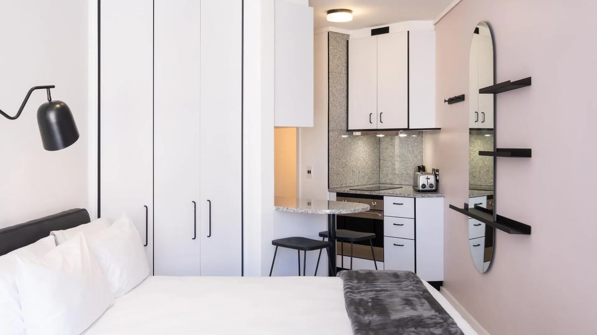 Flamingo 404 - Sea Point Studio Apartment Cape Town 0*,  South Africa